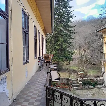 شقة 75m2 In A Quite But Central Location *
